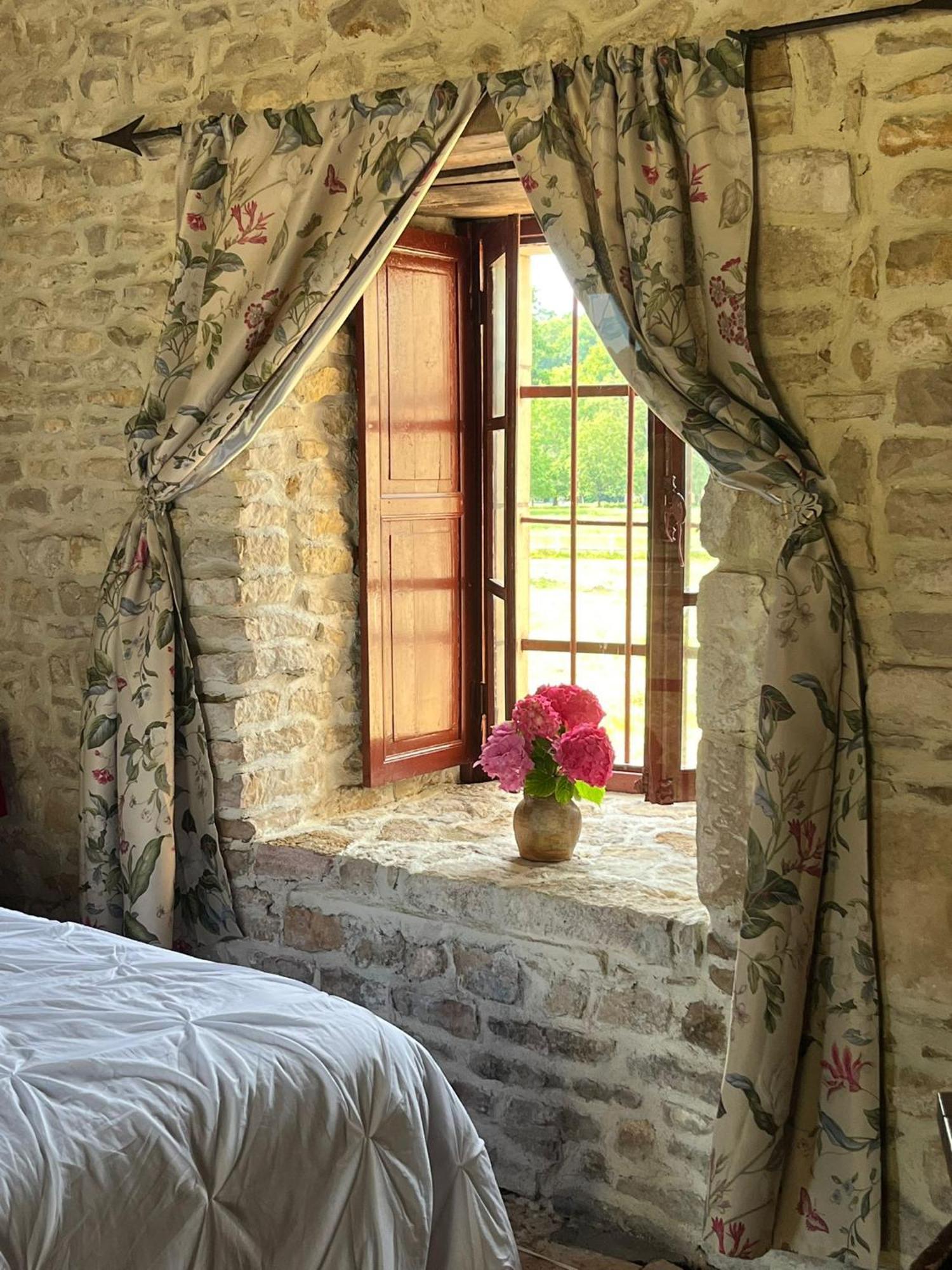 Chambre Dans Tour Du 15Eme Siecle Mauvieres Exteriör bild