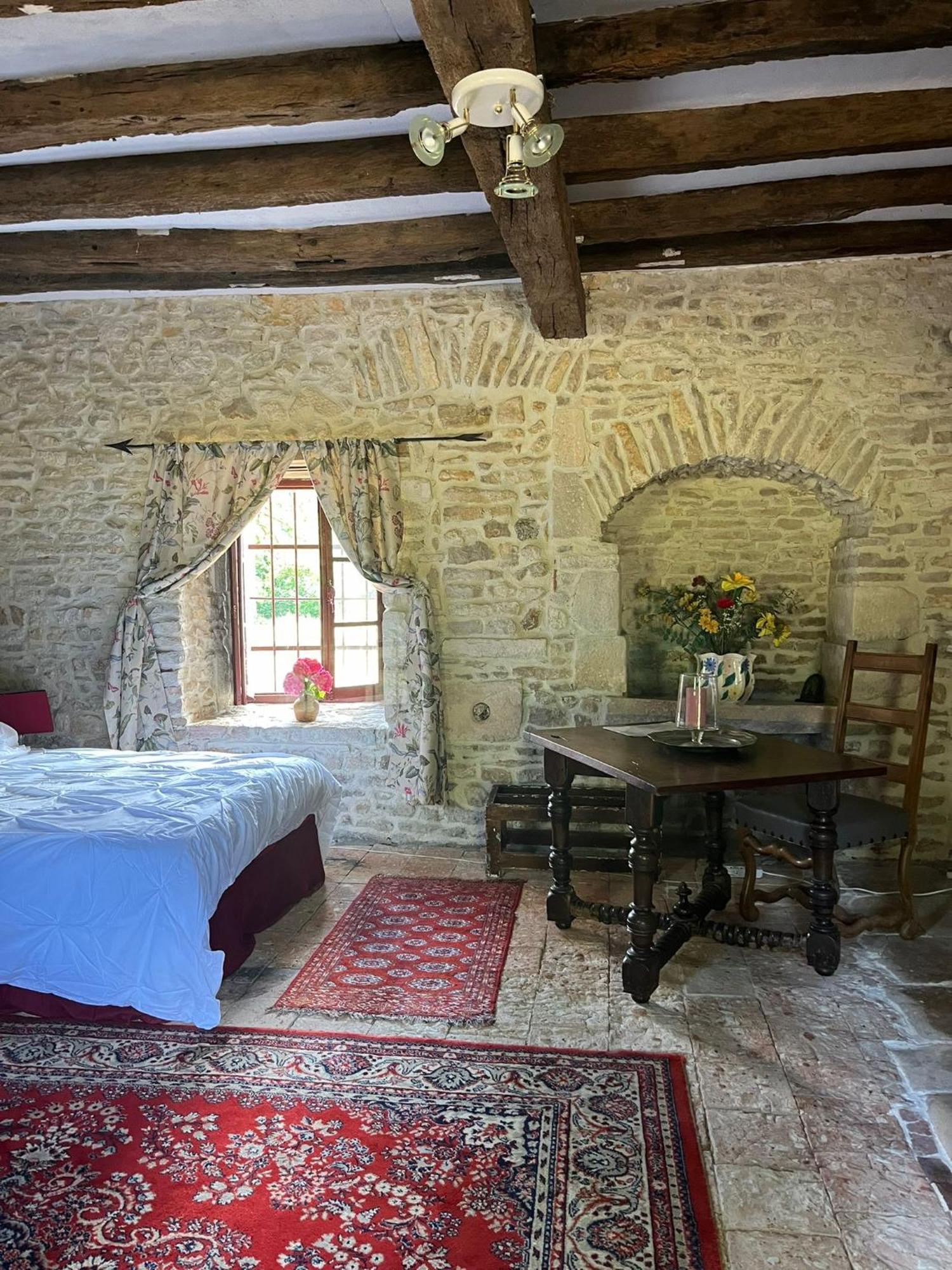 Chambre Dans Tour Du 15Eme Siecle Mauvieres Exteriör bild